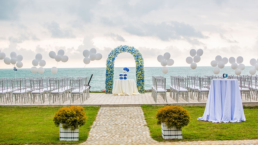 8 Tips From Experts For Planning A Memorable Destination Wedding